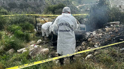Kan donduran olay: Anne ile oğlu evde, baba arabada yanmış olarak ölü bulundu
