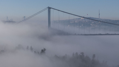İstanbul'da Etkili Olan Sis Boğazda Fantastik Görüntüler Ortaya Çıkardı