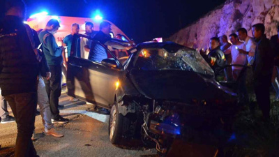 Yolcu otobüsü otomobile çarptı, metrelerce sürükledi: Çok sayıda ölü