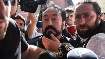 Adnan Oktar'a Sosyal Medya Darbesi