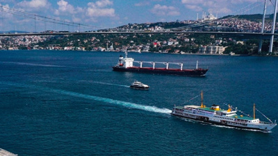 İstanbul Boğazı gemi trafiğine açıldı