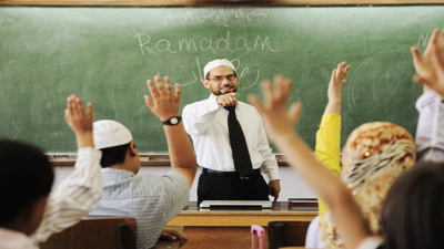 Eğitim-Bir-Sen: Müfredata 'Besmele' Gibi İslami Uygulamalar Eklenmeli