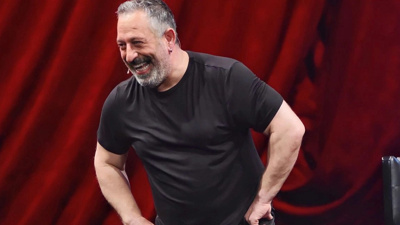 Cem Yılmaz'dan Eski Sevgililerine Olay Gönderme