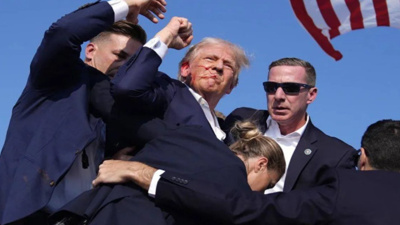 Trump "İkonik" Kanlı Fotoğrafını Bağış Toplamak İçin Kullanıyor!