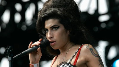 Dünyaca ünlü şarkıcı Amy Winehouse'un 13. ölüm yıldönümü