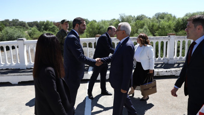 Türkiye ve Ermenistan temsilcileri sınırda buluştu