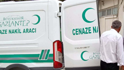 Tünel duvarına çarpan motoskiletteki 2 arkadaş öldü