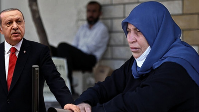 Emine Şenyaşar oyalanıyor mu? Bir annenin Meclis önünde feryadı!