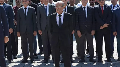 Şeyh Said'in torunu 30 Ağustos törenine katılmadı, vekili Atatürk anıtının önünde ellerini arkaya bağladı!