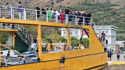 Fazla yolcu alan gemiye hareket izni verilmedi