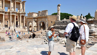 Savaştan kaçan Antalya'da rehber oluyor: "Mesleği gasbediyorlar"