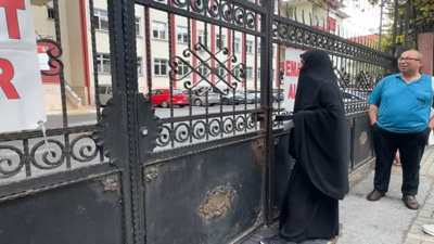 Bir KPSS klasiği: Geç kalan adaylar kapıda kaldı!