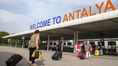 Antalya Havalimanı aynı anda iki rekor kırdı. 26 milyonu geçti
