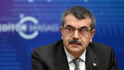 CHP’li vekilden Yusuf Tekin’e ‘tarikat’ suçlaması!