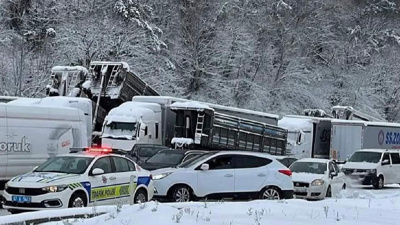 Zonguldak'ta kar ulaşımı felç etti: 82 köy yolu kapandı