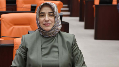 AKP'li Özlem Zengin'den emekli maaşı itirafı! "Yeterli değil hepimiz görüyoruz"