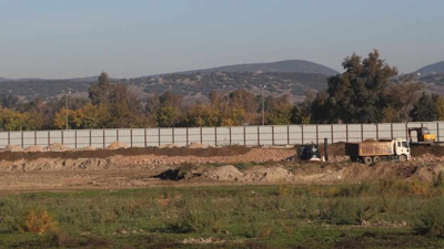 2326 yıllık Efes Antik Kenti'ne bu kötülüğü Büyük İskender bile yapmamıştı! Tarihe beton döküyorlar!