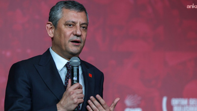 CHP'den 'Demokrasi' Konferansı... Özgür Özel’den MHP’li Yıldız’a gönderme: Olsaydı çok kıymetli olacaktı