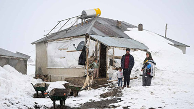 Kışın kimse kalmıyor: Bu köyde 9 yıldır yalnız yaşıyorlar