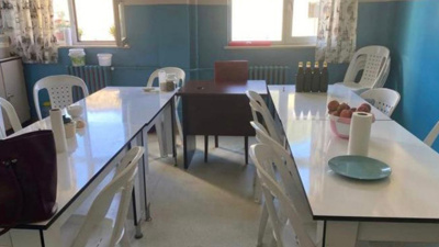 Müdürün çay odasındaki kırmızı koltuk sevdası dillere destan oldu: Oturan yanar