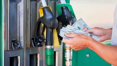 Benzine 3 liraya yakın indirim geldi ama yansımadı