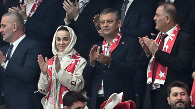Özgür Özel'den Hacıosmanoğlu'na tebrik telefonu