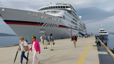 198 metrelik dev gemi Bodrum'a yanaştı!