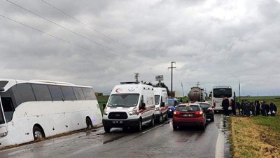 1 Mayıs kutlamalarına giden işçi servisi kaza yaptı