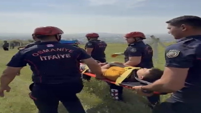 Kekik toplarken düştü: Ayağı kırılan çocuk 2 kilometre sedye ile taşındı