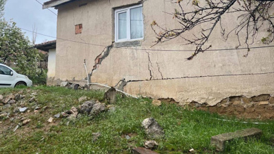 Şiddetli yağış toprağı yardı: 9 yapı hasarlı, 1 ev tamamen kullanılamaz!
