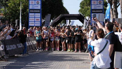 43 ülkeden 3 bin 450 sporcu yarıştı: Çeşme Yarı Maratonu koşuldu
