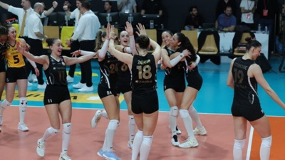 Önce kupayı aldı sonra yüzüğü taktı: VakıfBank'ın yıldızı nişanlandı