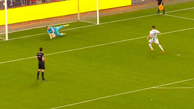 Kalecinin kurtardığı penaltı gol oldu: Topun arkasından çaresizce baktı