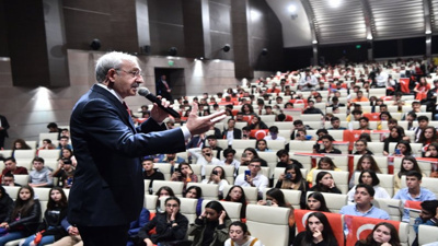 Kılıçdaroğlu, Cumhuriyet Bayramı'nda gençlerle bir araya geldi