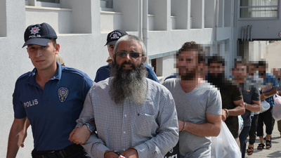 Kendi çocuklarını korudu, yüzlerce genci ölüme gönderdi