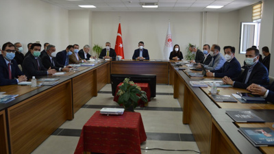 'Parti devleti' o fotoğrafla gözler önüne serildi: AKP'liler ve bürokratlar aynı masada