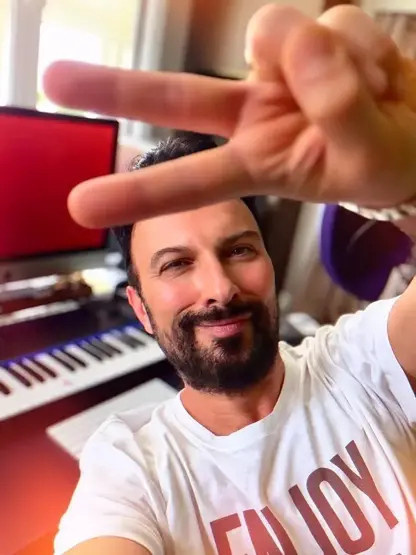 Tarkan'dan dikkat çeken Milli Takım Marşı paylaşımı: Güzellikler yolda - Resim : 3