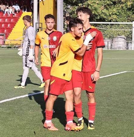 Aziz Yıldırım Galatasaray'a ilk golünü attı - Resim : 1