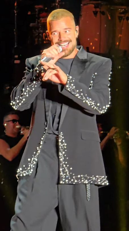 İstanbul'da 15 yıl sonra Ricky Martin rüzgarı! Ünlüler akın etti - Resim : 1