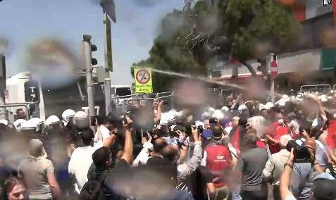 İZMİR BULUŞMASINA POLİS MÜDAHALESİ