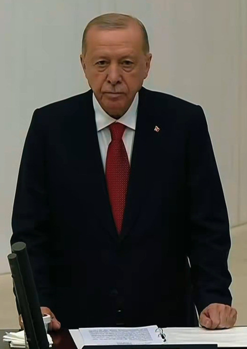 Erdoğan'ın meclis konuşmasını dinlememek anayasal düzene aykırıymış! - Resim : 2