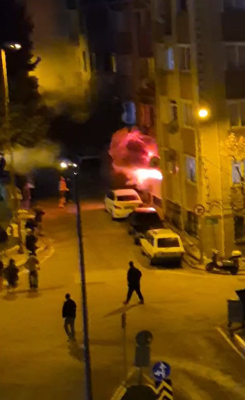 Doğalgaz patlamasında ortalık savaş alanına döndü! 6 kişi yaralandı - Resim : 1