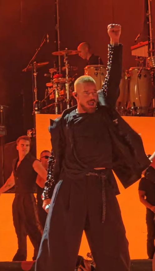 İstanbul'da 15 yıl sonra Ricky Martin rüzgarı! Ünlüler akın etti - Resim : 2