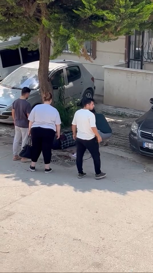 Bursa'da kardeş kavgasında kan aktı: Hayati tehlikesi sürüyor - Resim : 1