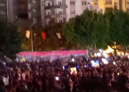 Rapçi Ceza'nın konserinde bıçaklı kavga! 2 yaralı - Resim : 1