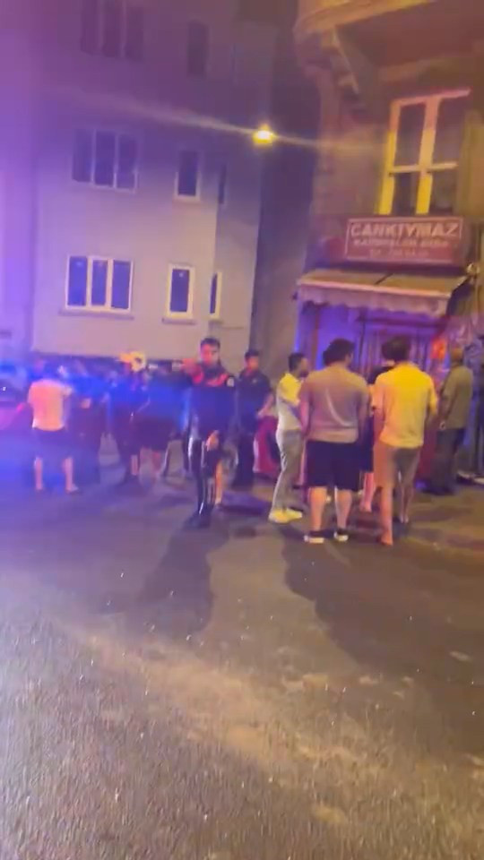 Beyoğlu’nun göbeğine çivili bilyeli bomba bırakıp kaçtılar! Polis motosikletli 2 kişiyi arıyor - Resim : 5