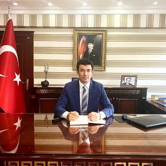 Son Dakika | Afyonkarahisar Vali Yardımcısı silahla vurulmuş halde bulundu: Hayatını kaybetti - Resim : 1