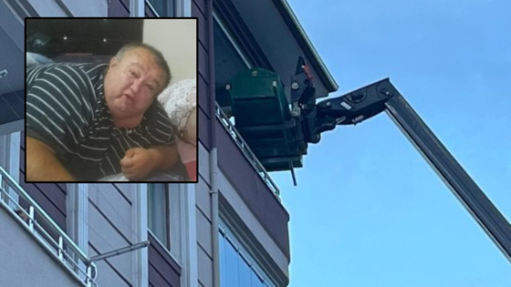 Cenaze için balkon penceresi söküldü: 250 kiloluk adam forkliftle indirildi