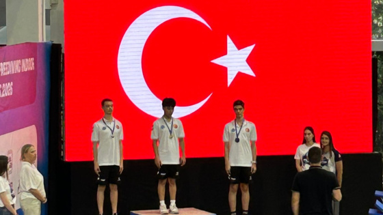 Milliler kürsüye çıkmaktan yoruldu: Rekorları kıra kıra dönüyorlar