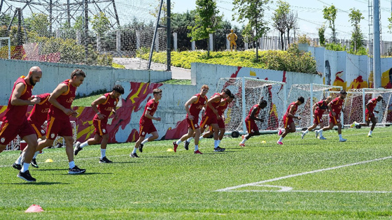 Okan Buruk bir an önce gitmesini isterken Galatasaray'a geldi
